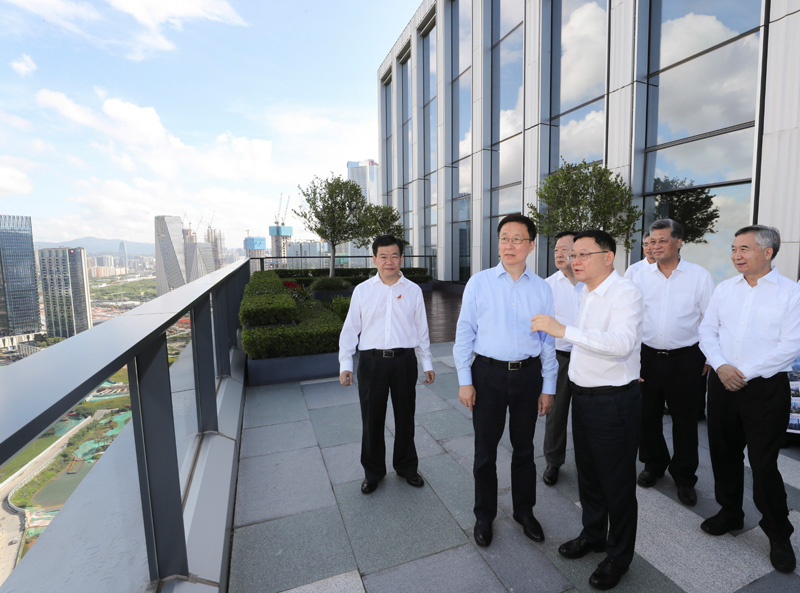 推动前海深港现代服务业合作区加快发展