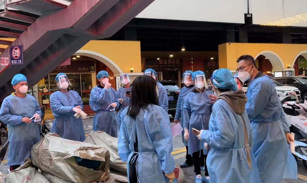 火速成立百人志愿行动队,前海拉起封管控区“红色战疫防线”