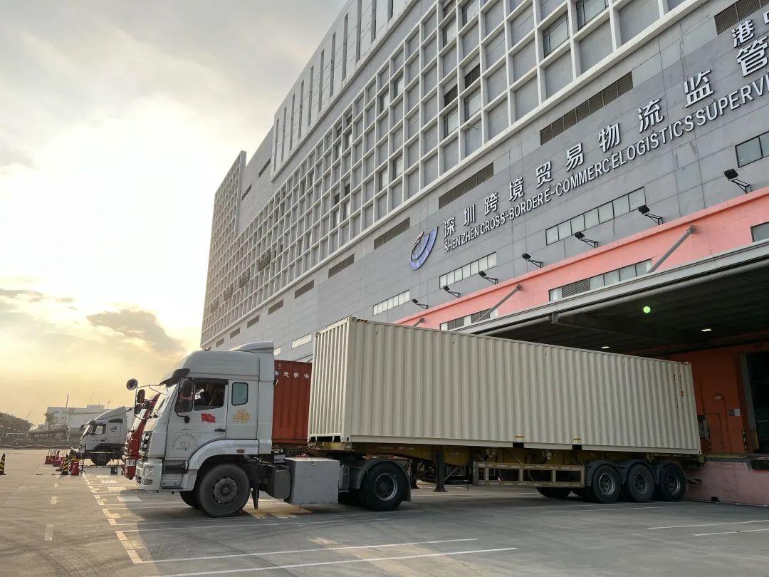 水运接驳同心同力 前海企业驰援抗疫