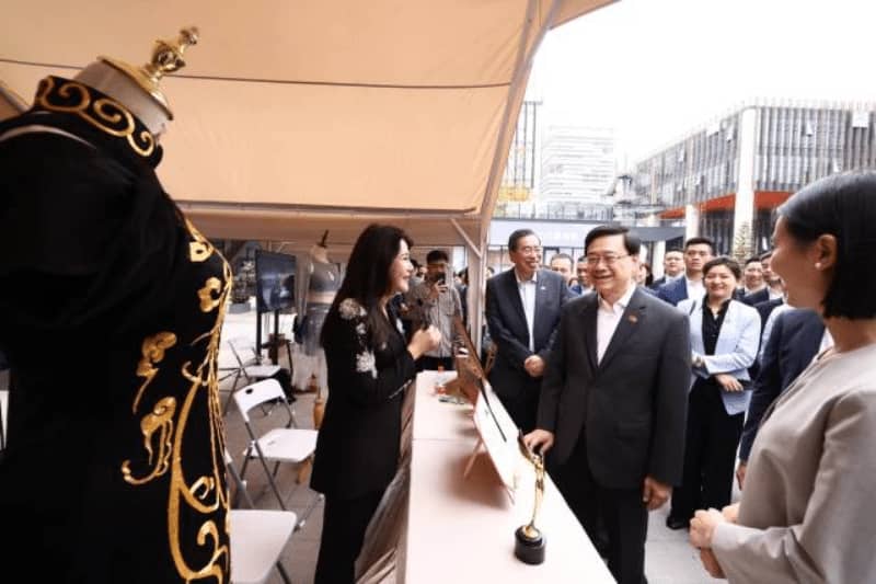 香港访问团访问前海深港青年梦工场