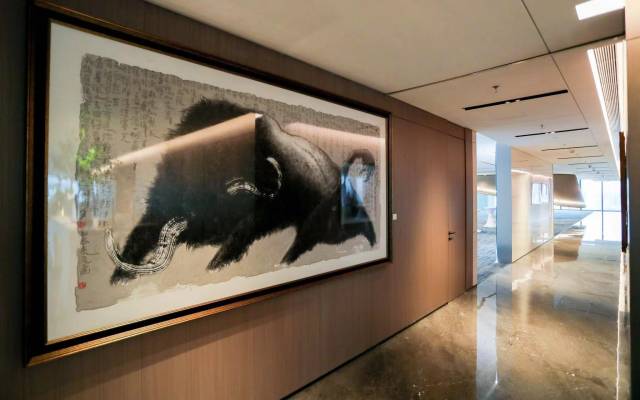 首次落地深圳!“三牛”精神艺术展前海启幕